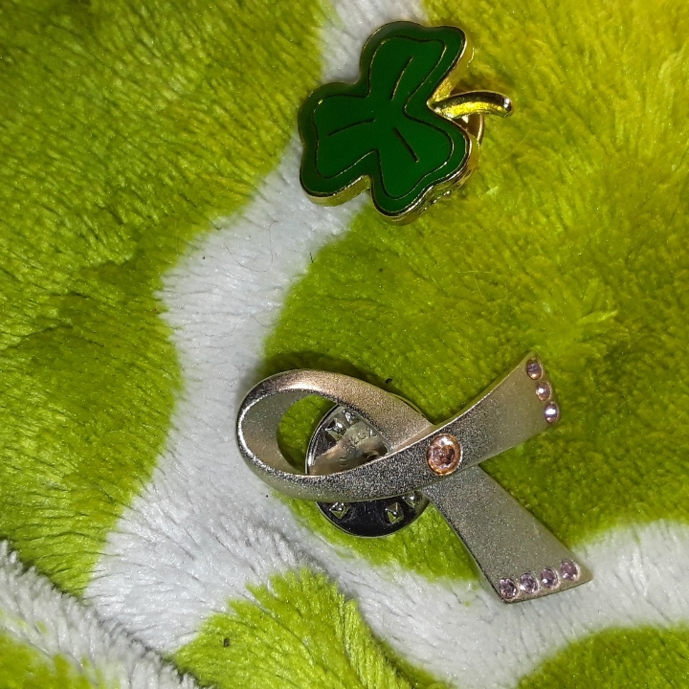 Avon pin & 4 leaf clover pin lot
